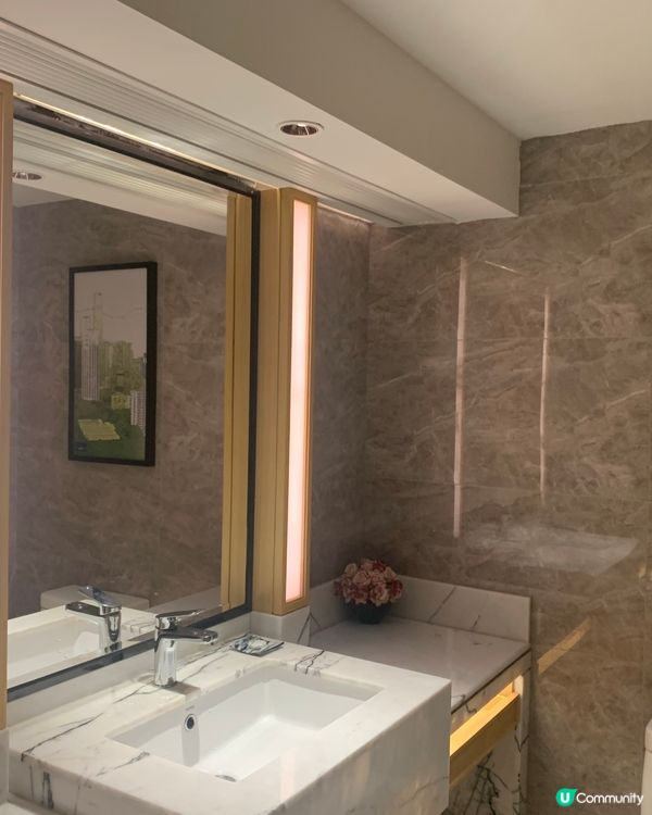 [酒店開箱系列]喜悅假日酒店|裝修別緻|出現古怪聲音👻