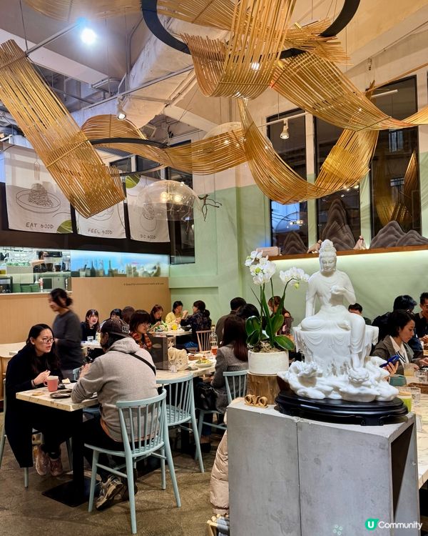 灣仔隱藏森林系Cafe🌿 素食漢堡同流心蛋意粉好犯規！