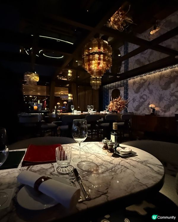 維港海景浪漫約會😍！打卡美食推介！🌃