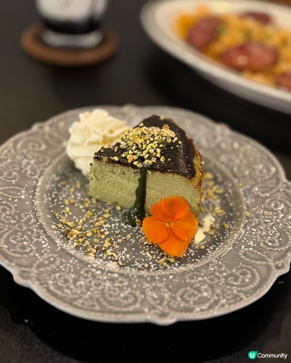 開心果巴斯克蛋糕必食🍰超級creamy💚煙肉炸雞雪糕窩夫🤤🤤