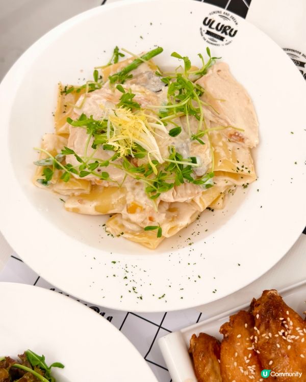 黑白畫風cafe，必點富士芝櫻祭Tiramisu