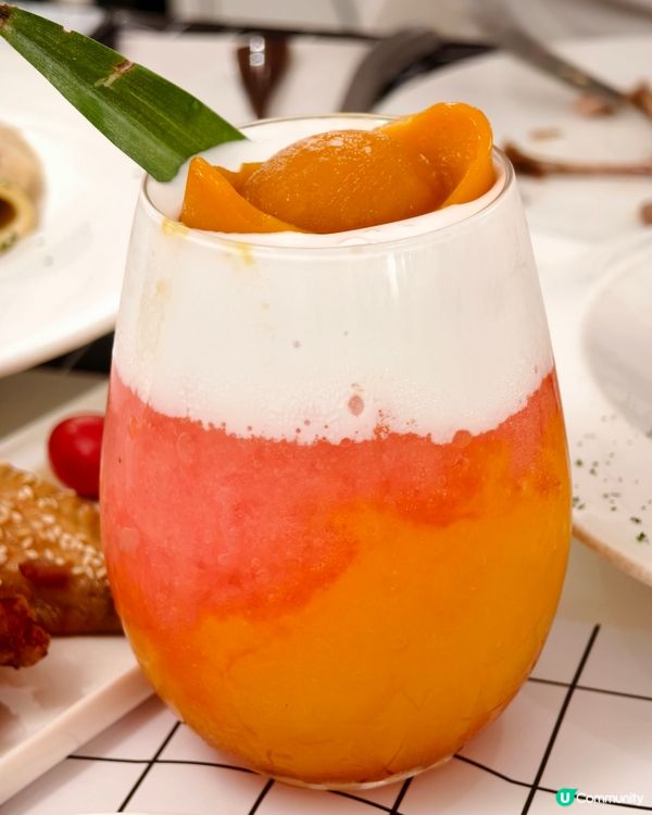 黑白畫風cafe，必點富士芝櫻祭Tiramisu