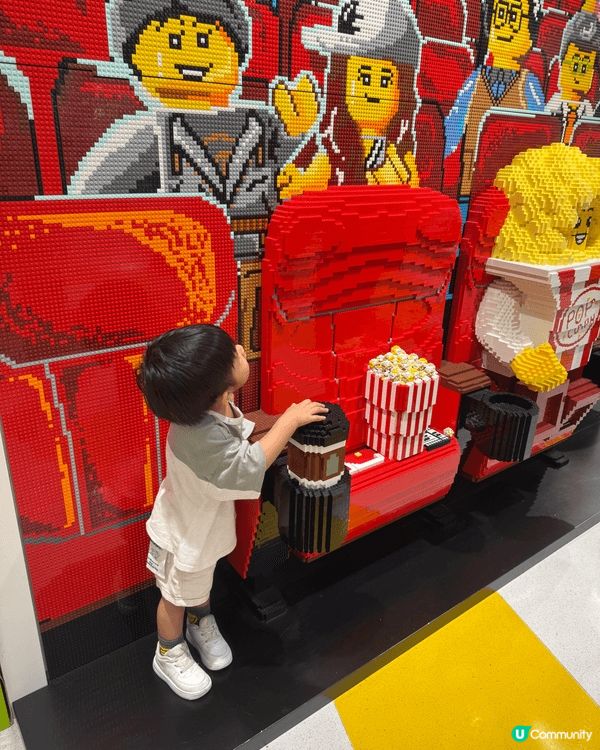 小朋友去玩，好奇心重經常周圍爬周圍摸！要幫佢抹手手，濕紙巾一...