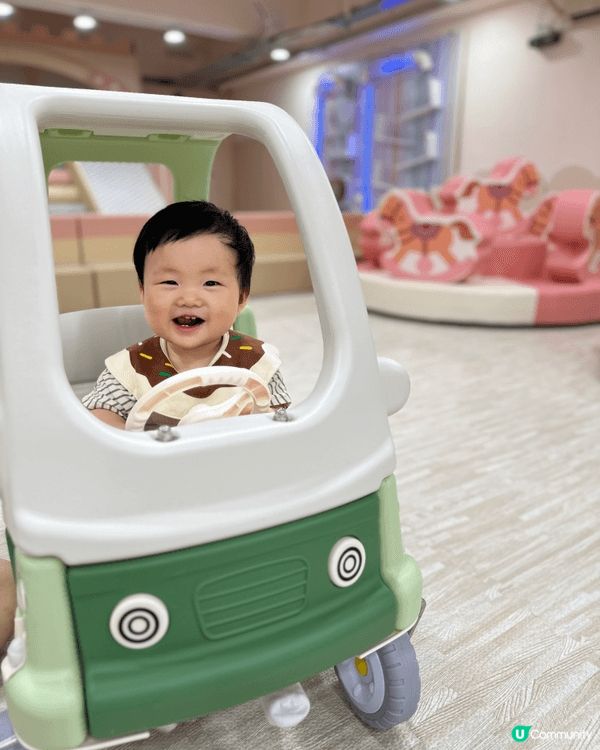 平時日常都會帶bb 去playhouse 玩～ 放下電。