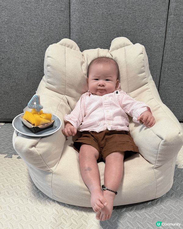 我4個月大啦！今日爸爸媽媽帶我去野餐，我覺得好開心！