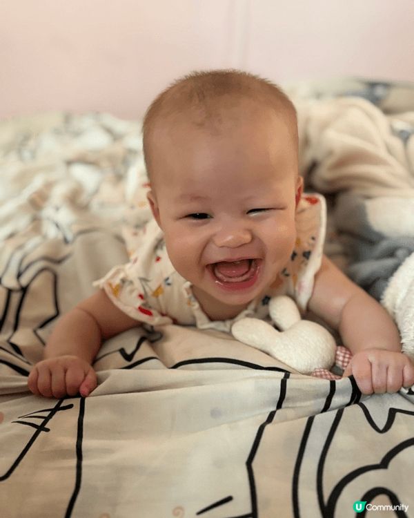 阿鬼B 4個半月學識轉身了，日日都開心大笑，瞓覺瞓得好捨意🤭...