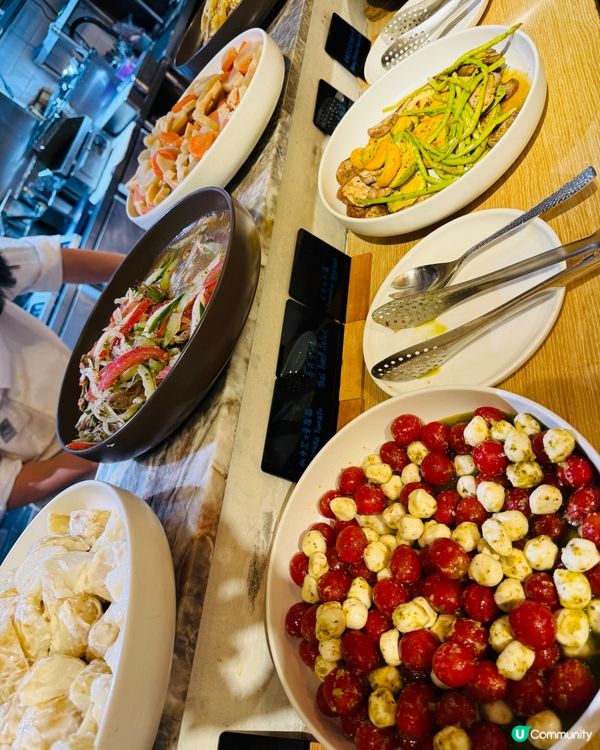 今日同小朋友去咗一家半自助buffet,真係好值得推介!😋