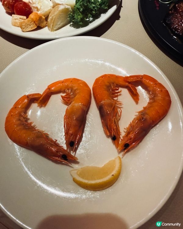 今日同小朋友去咗一家半自助buffet,真係好值得推介!😋