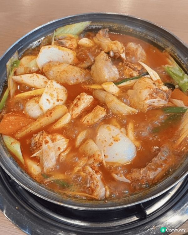 係首爾一個人食飯真係有啲難度，搏一搏叫咗個二人份嘅辣雞薯仔湯...