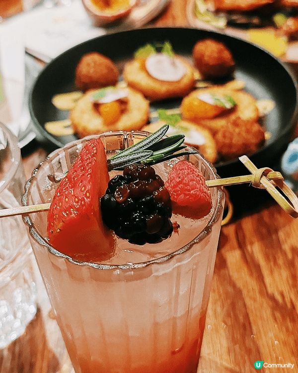 K11 art mall 傢俬店慨cafe，不論服務食物環境...