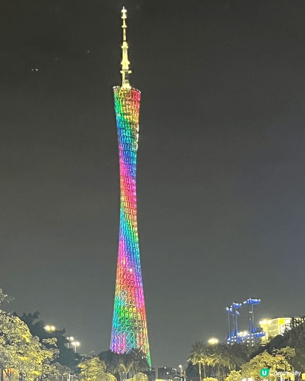 廣州花月庭餐廳氣氛干净而優雅，服務熱情。食物非常好吃