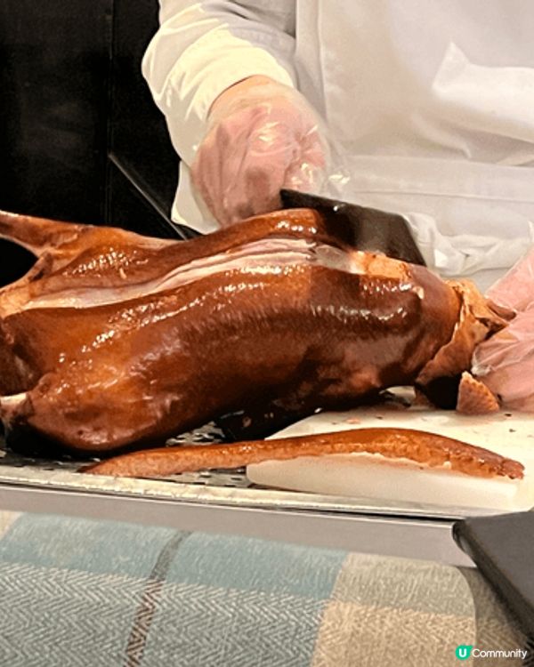 廣州花月庭餐廳氣氛干净而優雅，服務熱情。食物非常好吃
