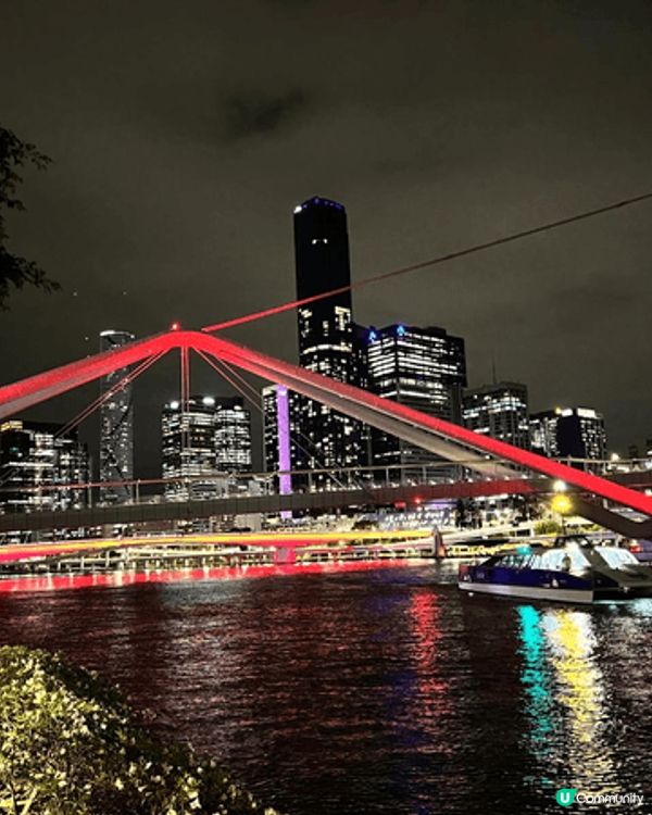 澳大利亞昆士蘭洲布里斯本市布里斯本河的夜景