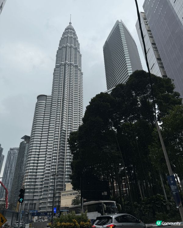 馬來西亞吉隆坡地標雙子塔同埋夜市。夜市好多海鮮可以選擇亦都好...