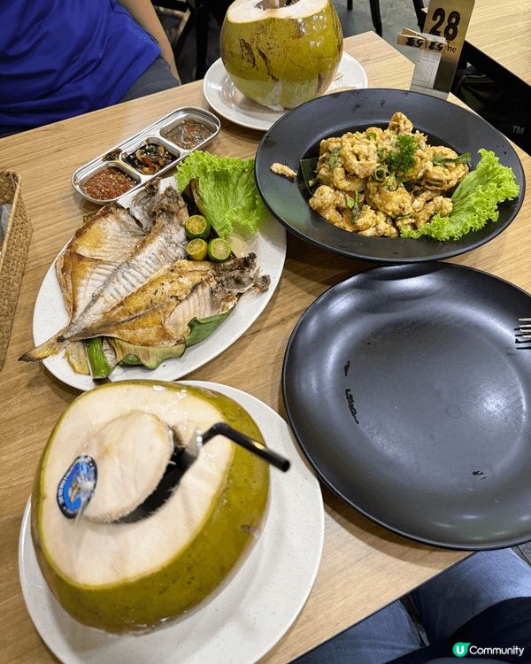 馬來西亞吉隆坡地標雙子塔同埋夜市。夜市好多海鮮可以選擇亦都好...