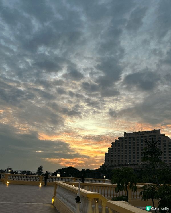 黃金海岸商場/酒店黃昏景色優美，多間美食，不定時舉辦多項活動...
