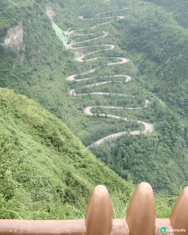 貴州的：晴隆廿四拐(歴史遺跡)、石林豬八戒石（奇石）、格凸河...