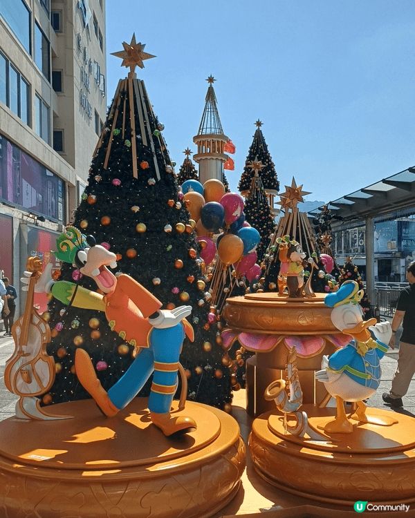 今年聖誕好有氣氛，在海運大厦外已完成聖誕節裝飾，是最爱的迪士...