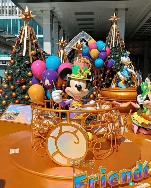 今年聖誕好有氣氛，在海運大厦外已完成聖誕節裝飾，是最爱的迪士...