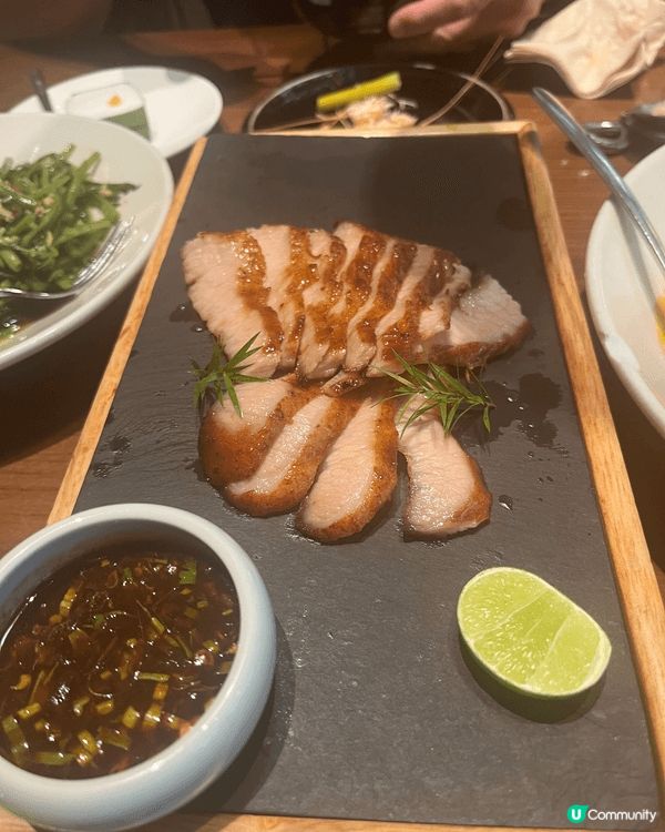 深圳卓悅中心泰國餐廳泰香米，性價比很高，當日叫了泰式豬頸肉、...