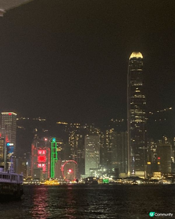 尖沙咀海港城商場外的聖誕燈飾，鄰近天星碼頭，是聖誕打卡好去處...