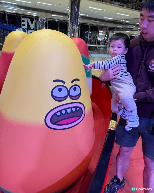 太古城中心今年的聖誕裝飾主題是《Sweetmas糖果兵團》，...