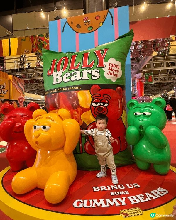 太古城中心今年的聖誕裝飾主題是《Sweetmas糖果兵團》，...