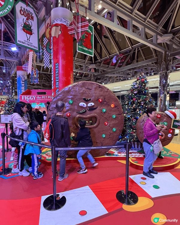 太古城中心今年的聖誕裝飾主題是《Sweetmas糖果兵團》，...