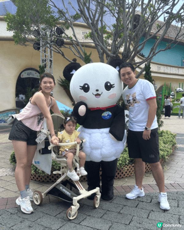 一家人開開心心周圍玩周圍影，為女女留下深刻美好回憶