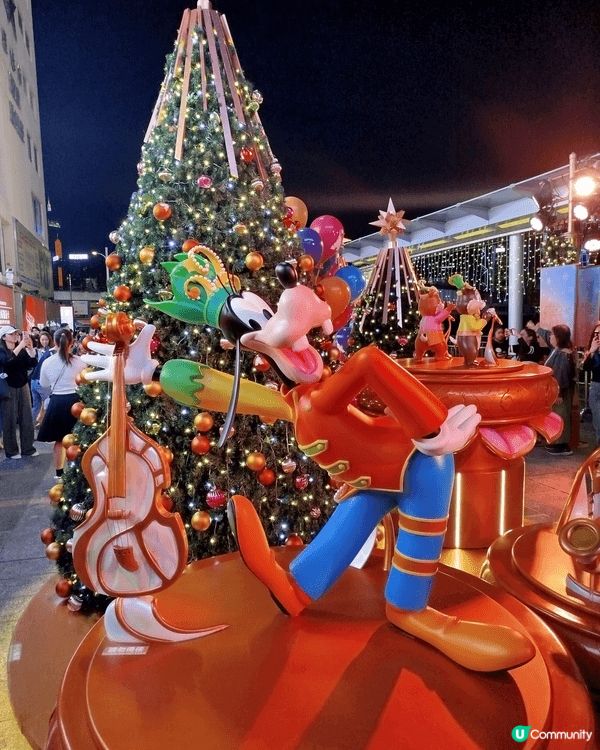 為了迎接聖誕，我帶著小朋友來到尖沙咀海港城，投入由香港迪士尼...