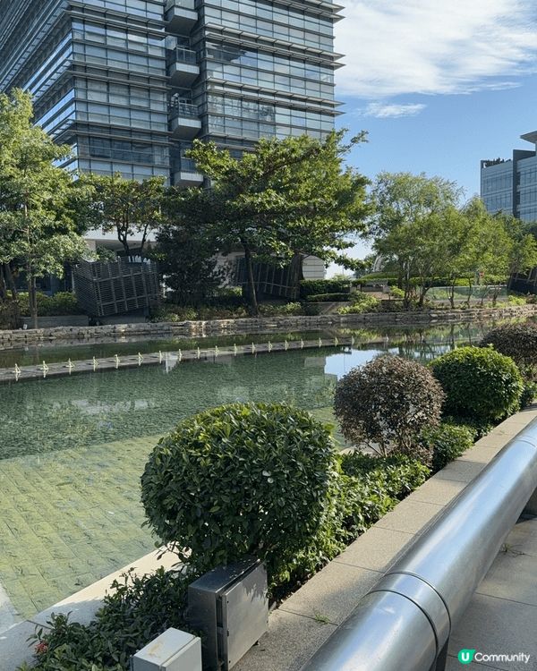 天氣熱又好天，最適合就可以踩單車，途中可以去科學園食個午餐