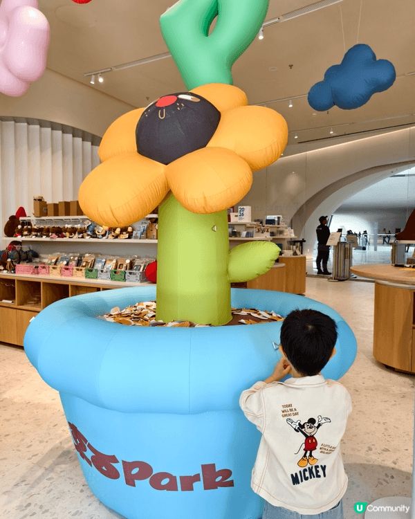 親子藝術探索之旅，一家大小北上到深圳熱門景點參觀。