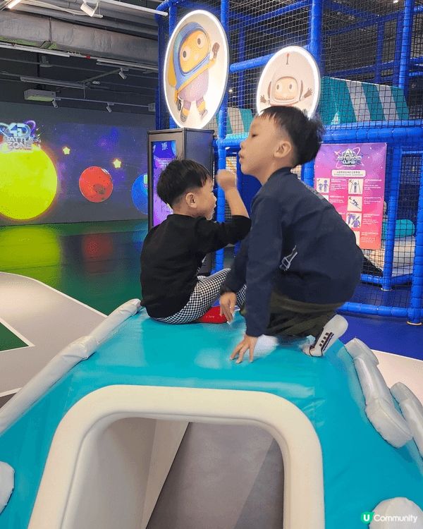 全家一齊去playhouse玩樂，玩車仔，做任務，增加兄弟合...