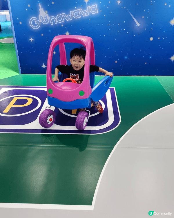 全家一齊去playhouse玩樂，玩車仔，做任務，增加兄弟合...