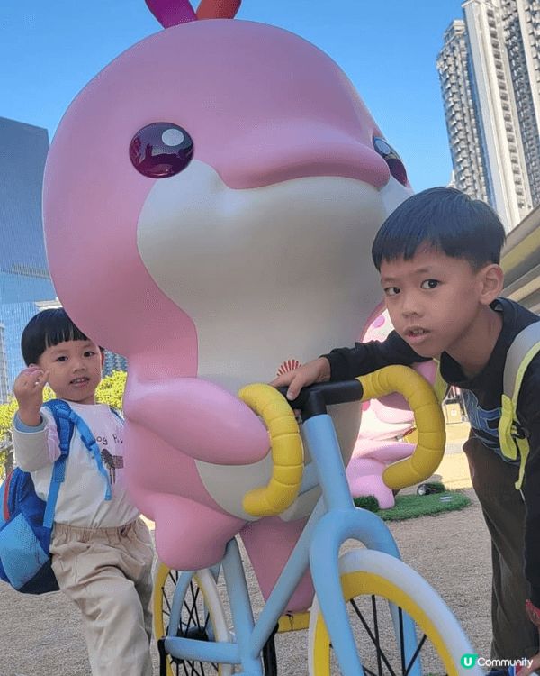 啟徳草地上代表全運會的海豚🐬