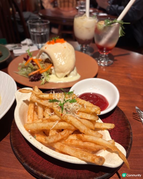 收工醫肚！尖咀喫茶店🤤 芝士蛋包飯超正！