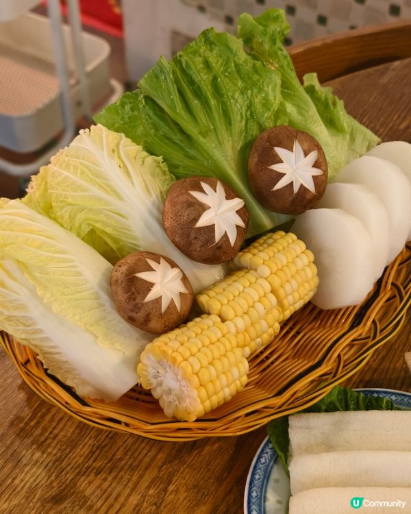 七十年代風裝修火鍋店，抵食二人套餐