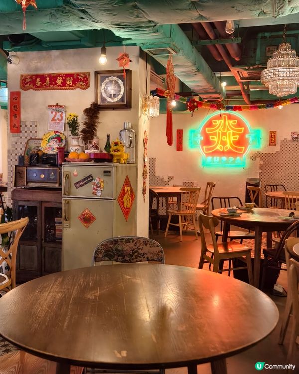 七十年代風裝修火鍋店，抵食二人套餐