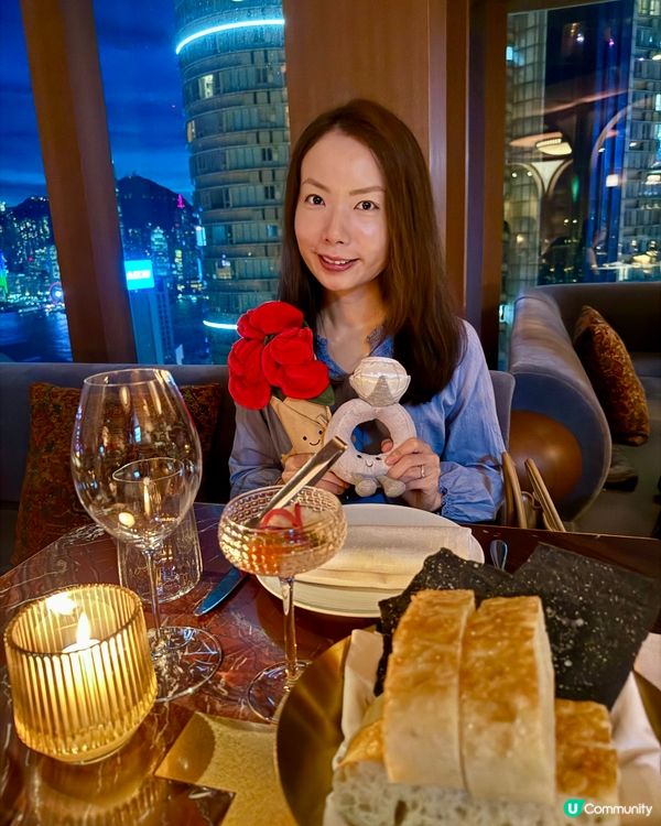 我哋兩個人居然想挑戰食個六人份量嘅tiramisu？😱