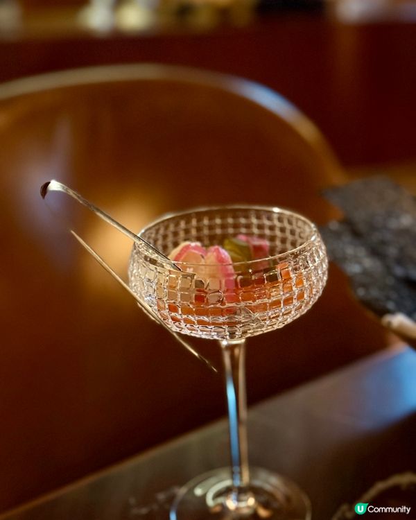 我哋兩個人居然想挑戰食個六人份量嘅tiramisu？😱