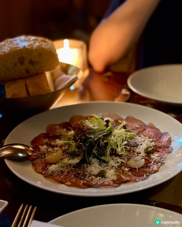 我哋兩個人居然想挑戰食個六人份量嘅tiramisu？😱