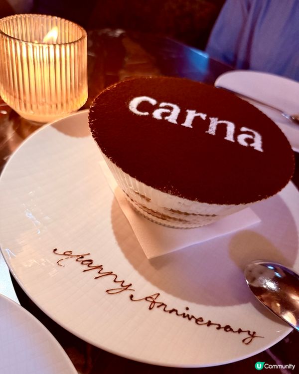 我哋兩個人居然想挑戰食個六人份量嘅tiramisu？😱