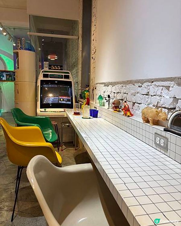 台北｜造糕的人，超有趣的賽博朋克Y2K風蛋糕店，店內裝潢超可愛還有復古遊戲機可打！