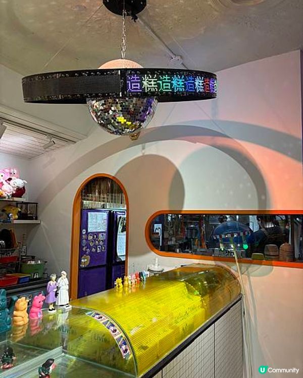 台北｜造糕的人，超有趣的賽博朋克Y2K風蛋糕店，店內裝潢超可愛還有復古遊戲機可打！