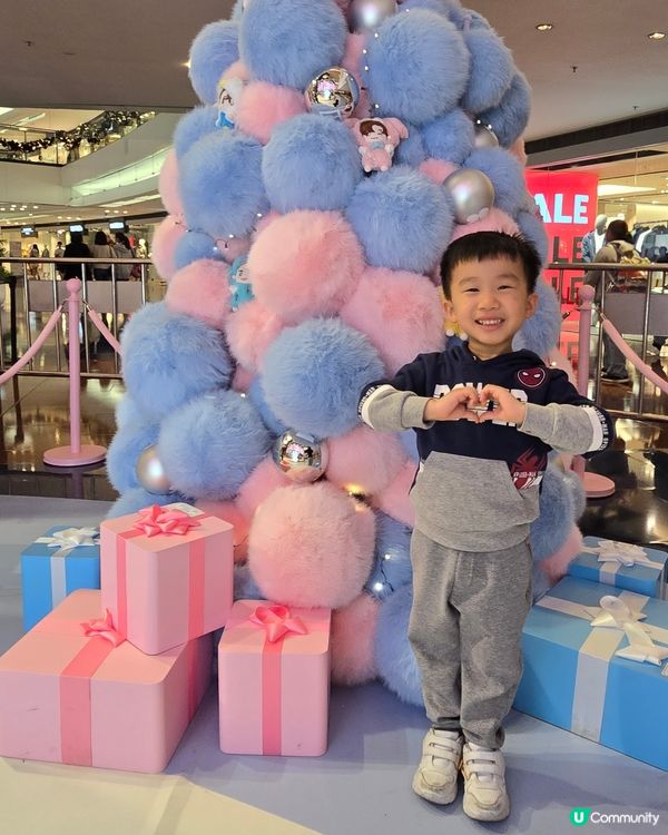 又一城聖誕旋轉木馬🎠！SANRIO x MIRROR🎄