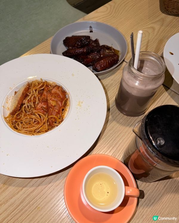 地中海螺絲粉🍝必叫！老闆勁友善又好傾！😋