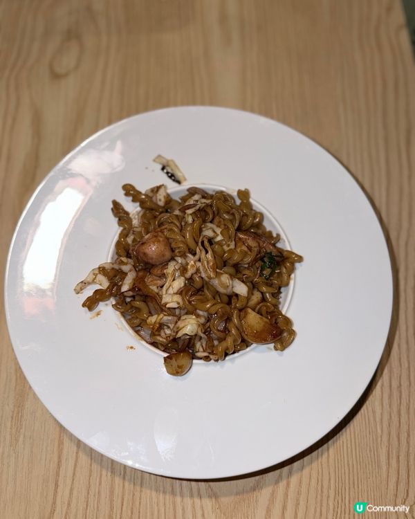 地中海螺絲粉🍝必叫！老闆勁友善又好傾！😋