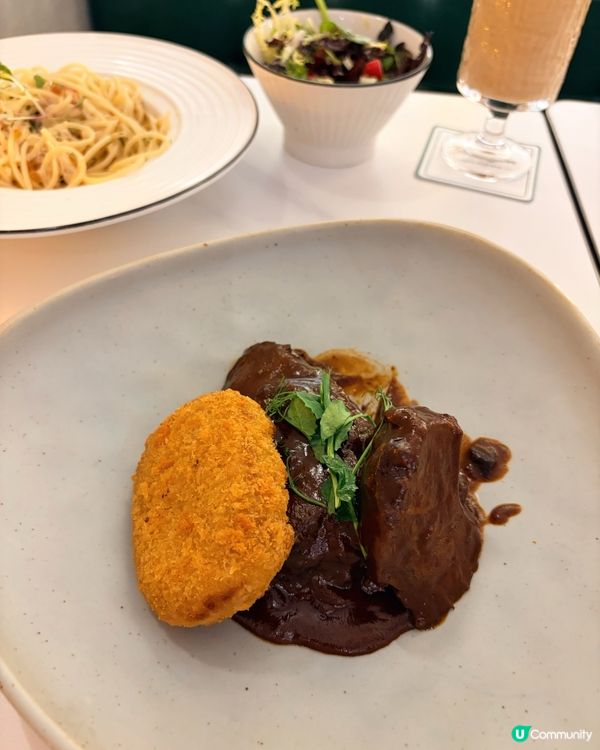 元朗新開西餐。充滿格調 聖誕裝飾超靚！🎄