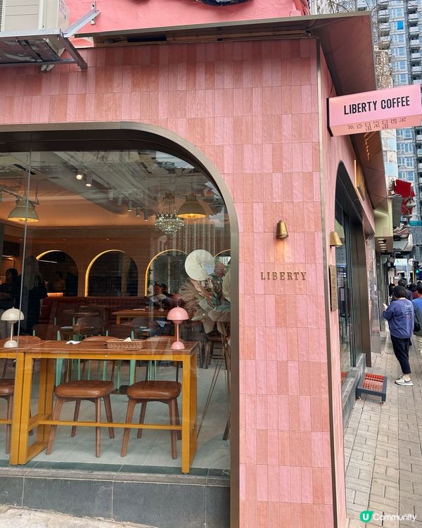 鰂魚涌最新粉紅cafe🌸必食炙燒左口魚意粉