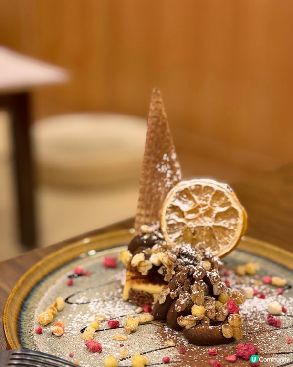 銅鑼灣榻榻米西日Cafe +$1就可以有甜品放題😍